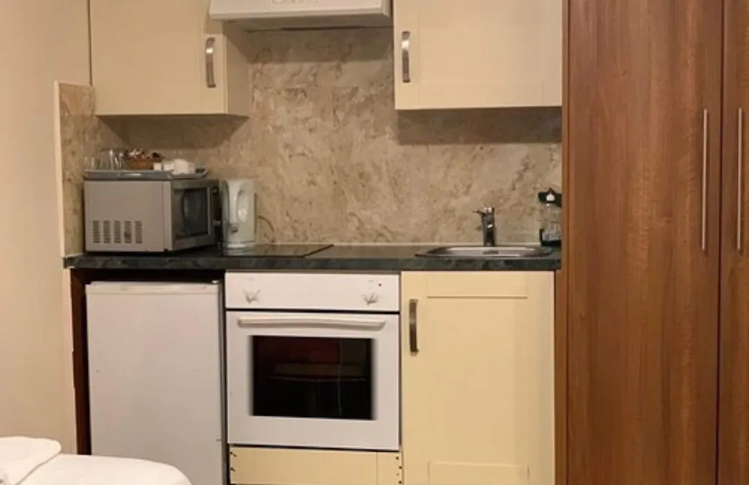 Twickenham Guest House-1