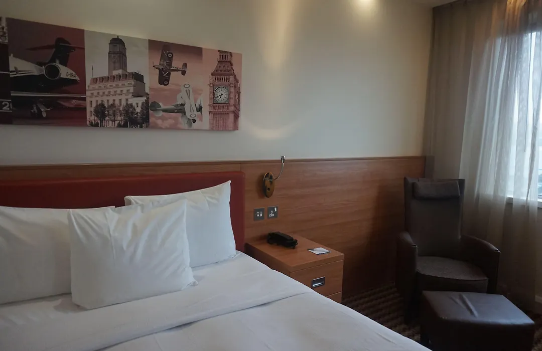 Hampton By Hilton Luton Airport-1