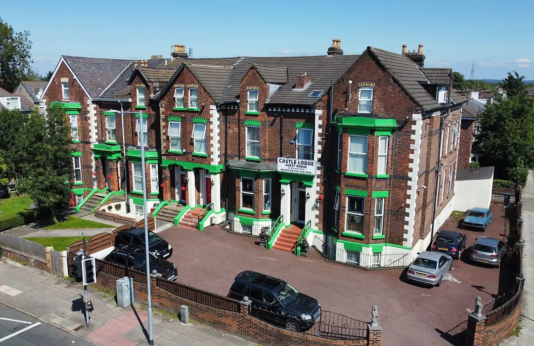 Castle Lodge Guest House 86-88 Sheil Rd L6 3Af-1