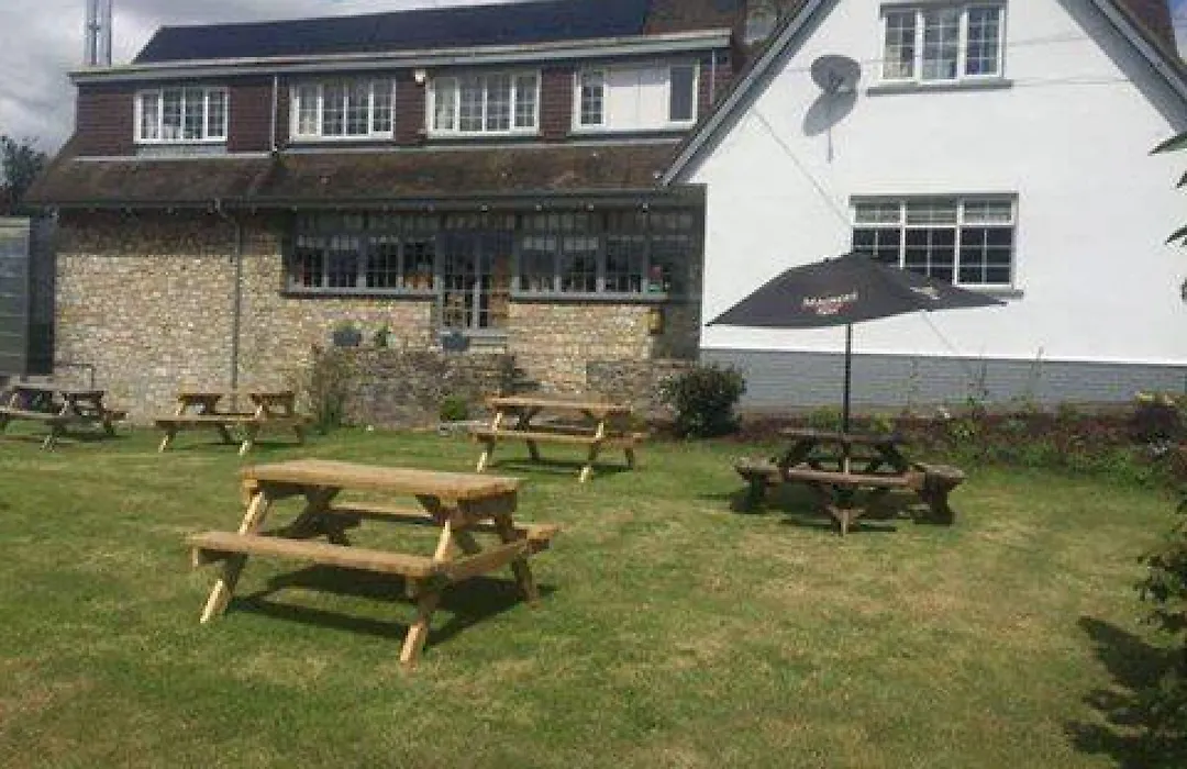 Three Horseshoes Country Inn-1