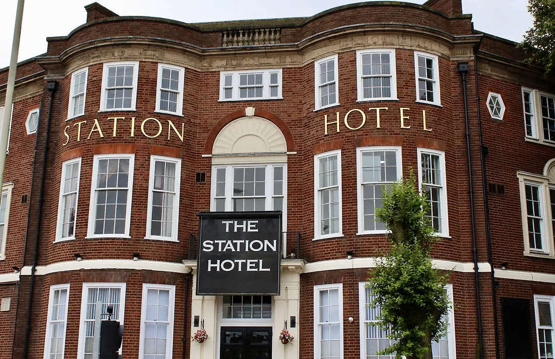 Station Hotel-1