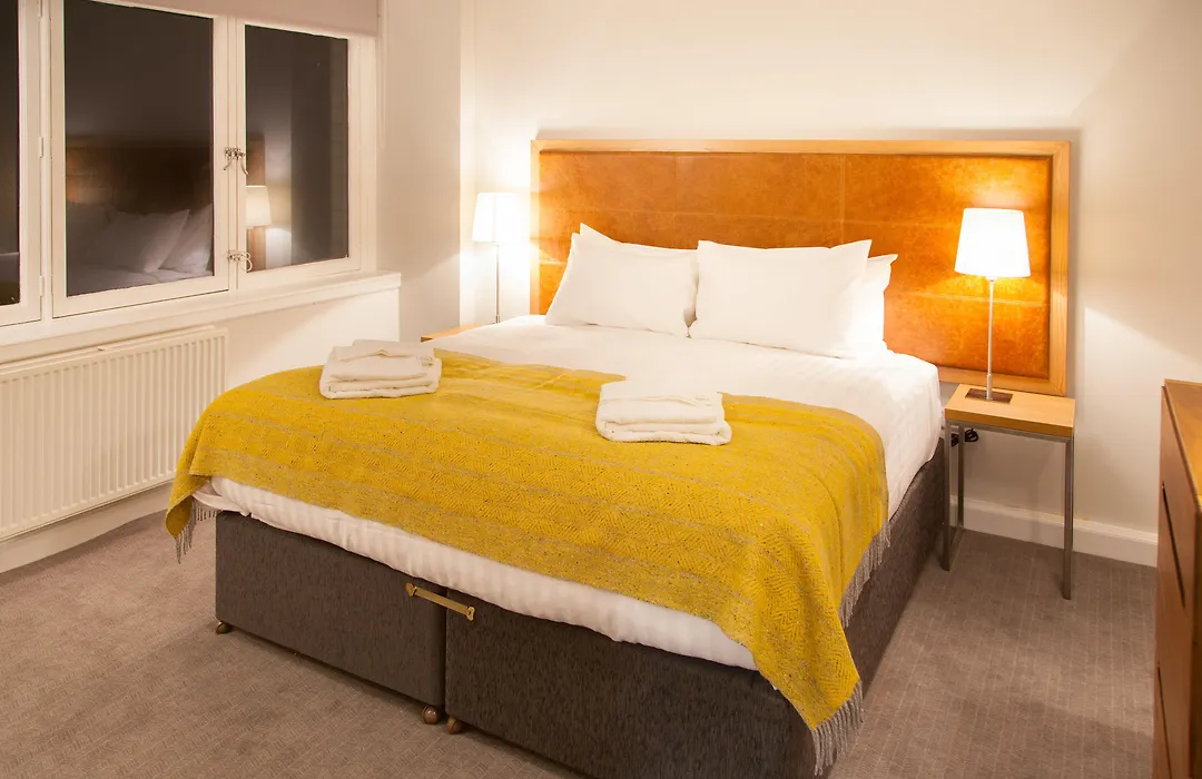 Premier Suites Plus Glasgow-1