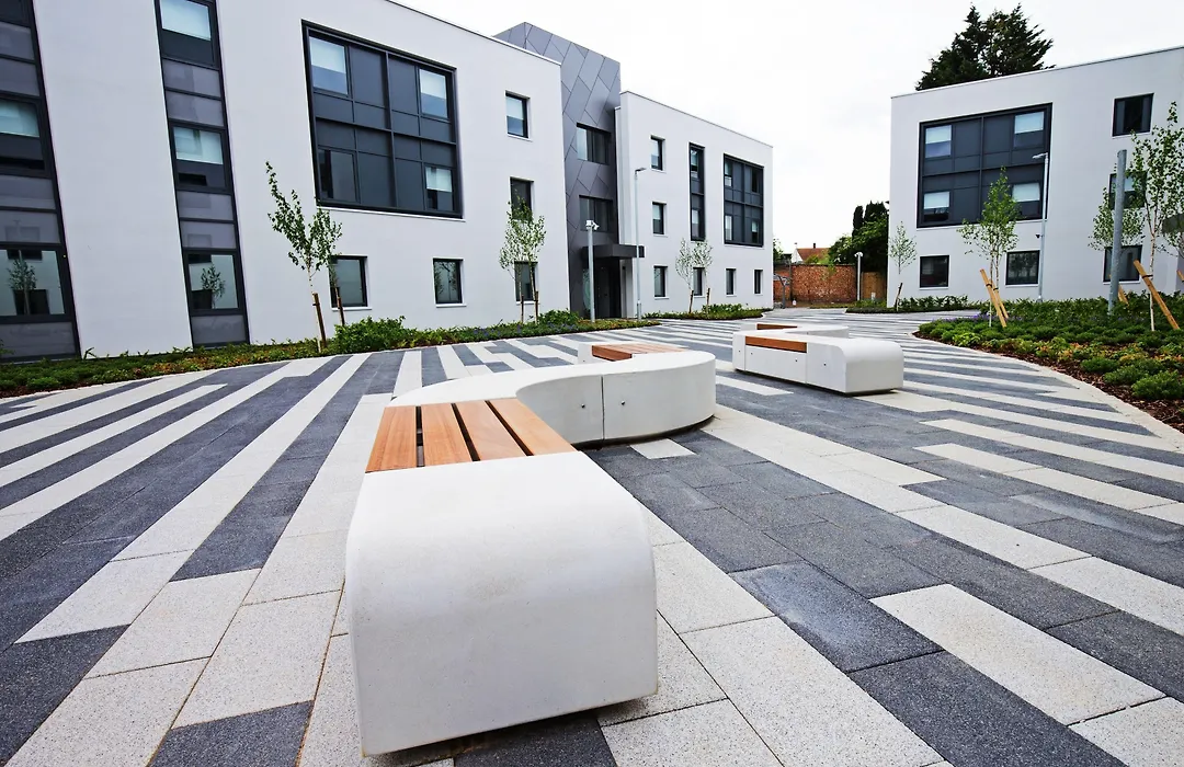 Petros Court-1