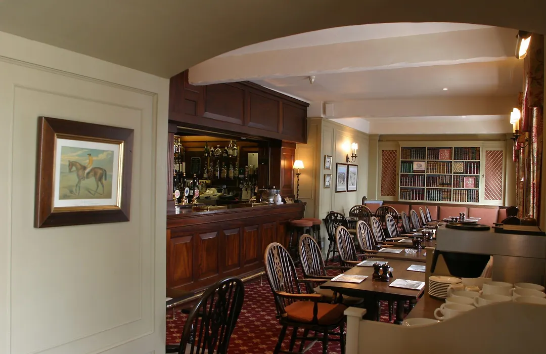Burt'S Hotel-1