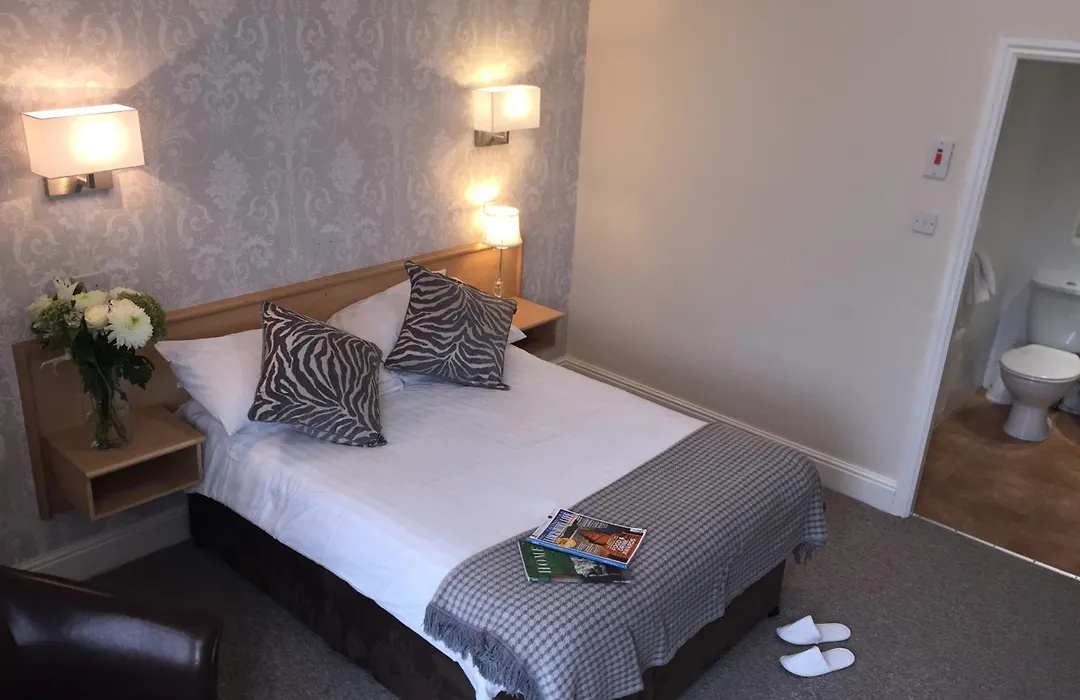 Westlynn Hotel & Apartments Free Parking Near Manchester Centre-1