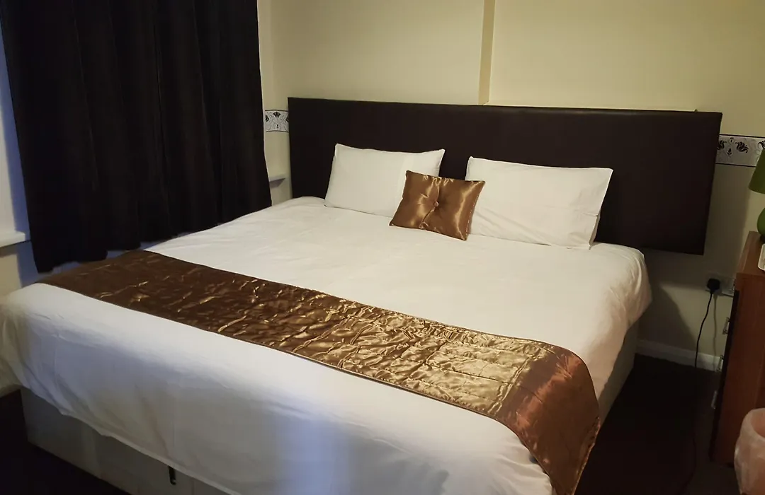Portsmouth Budget Hotels - All Rooms Are En-Suite-1