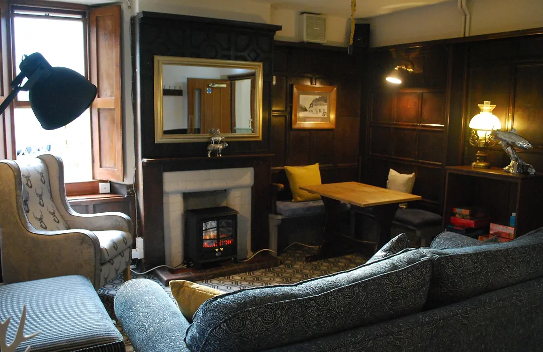 Rose And Crown-1