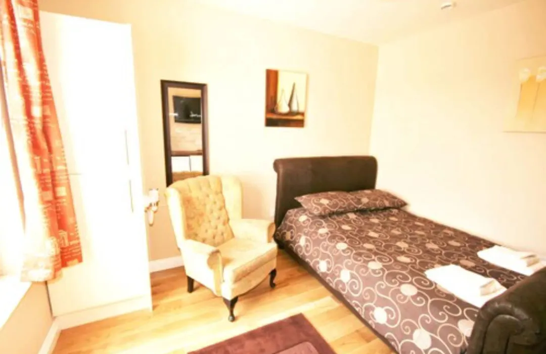 Central Studios Gloucester Road By Roomsbooked - Free Parking-1