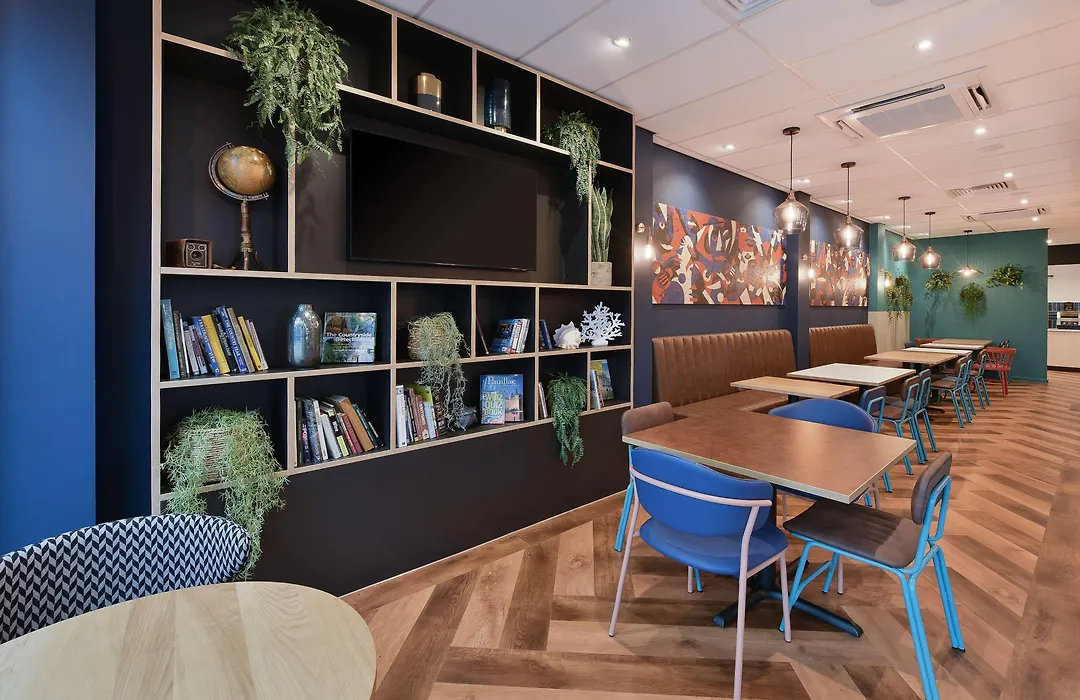 Travelodge Manchester Upper Brooks Street-1
