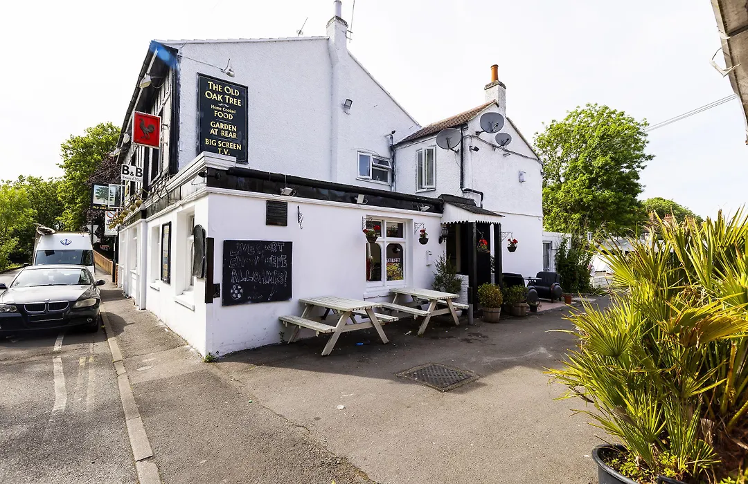 Old Oak Tree Inn-1