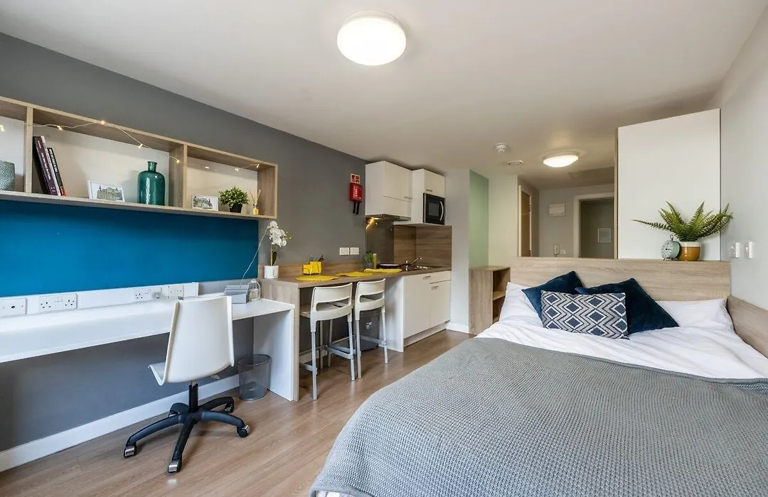 Joivy Affordable Edinburgh - Adults Only-1
