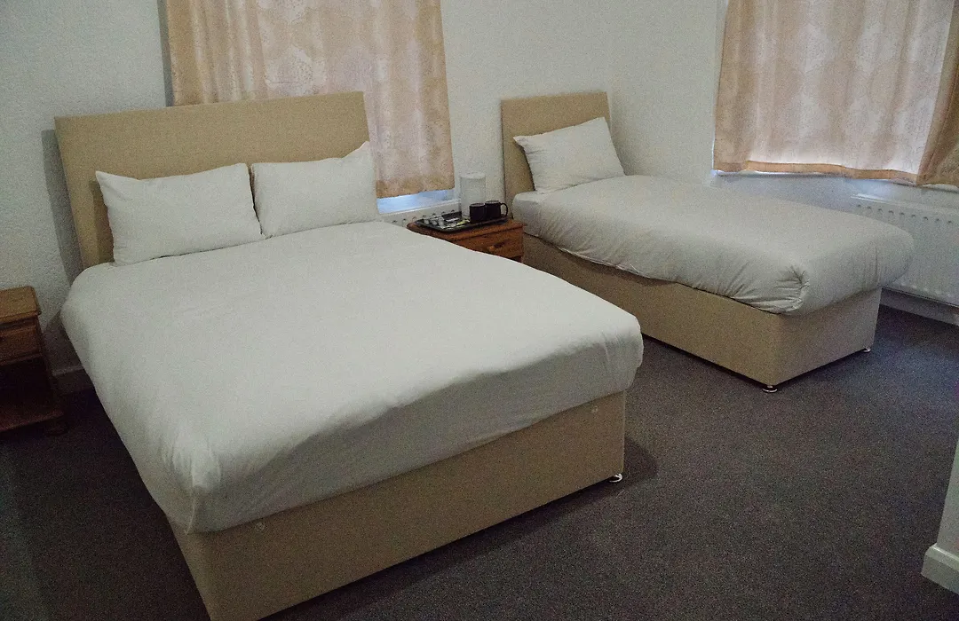 Gatwick Birchwood Lodge With Holiday Parking-1