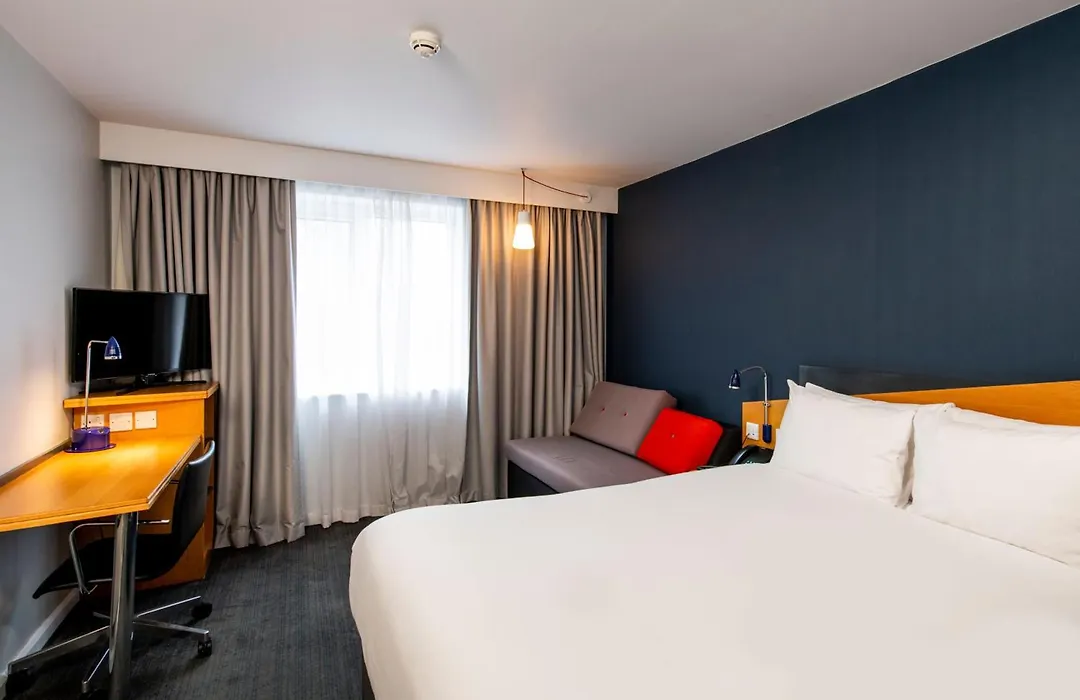 Holiday Inn Express Birmingham Oldbury By Ihg-1