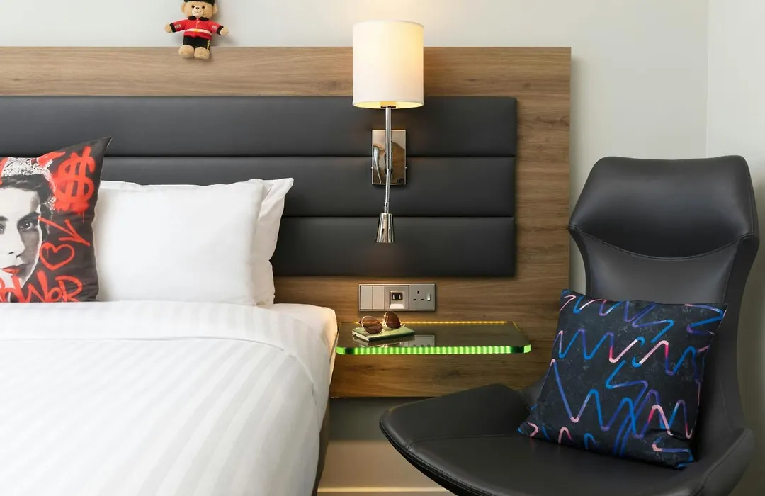Moxy London Excel-1