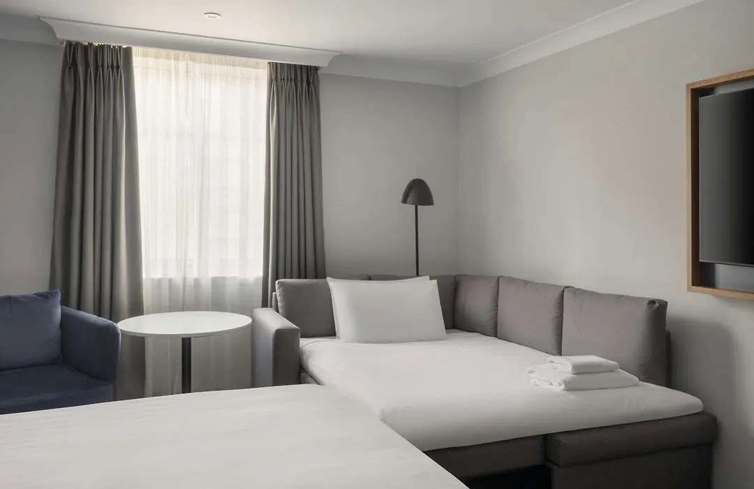 Edinburgh Marriott Hotel Holyrood-1