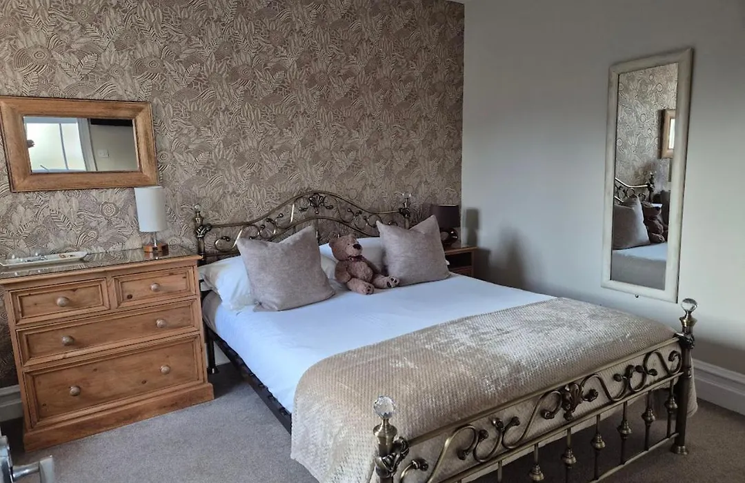 Denehurst Guest House - Adults Only-1