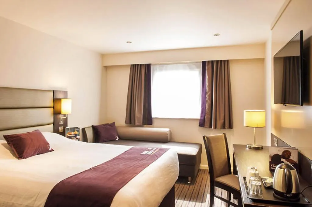 Premier Inn Glasgow East Kilbride - Peel Park-1