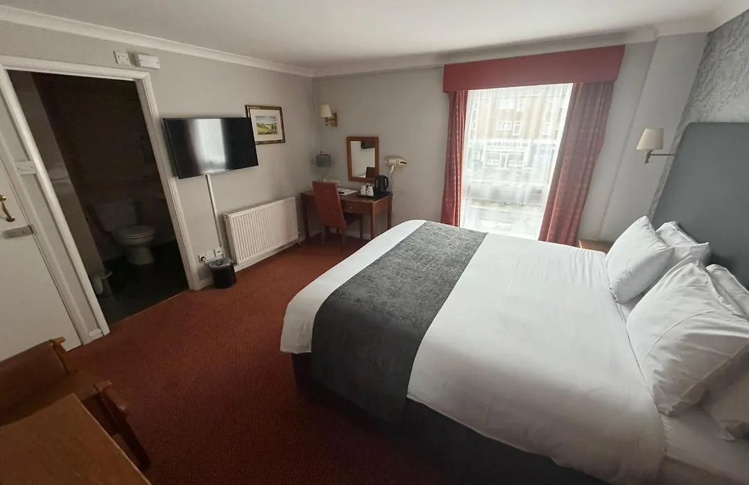 Raven Hotel By Greene King Inns-1