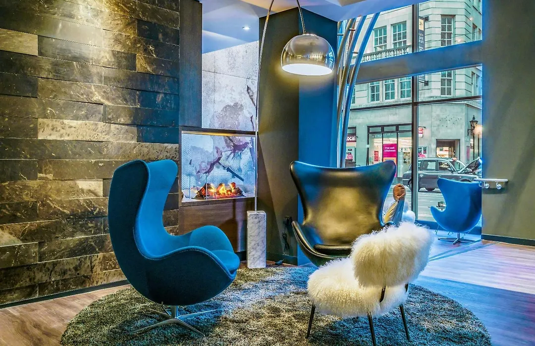 Motel One Manchester-Royal Exchange-1