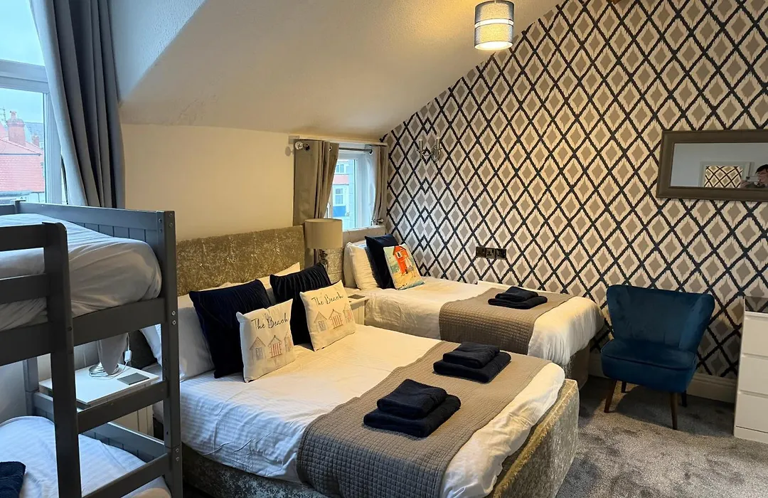 Rooms At 153 Room Only-1