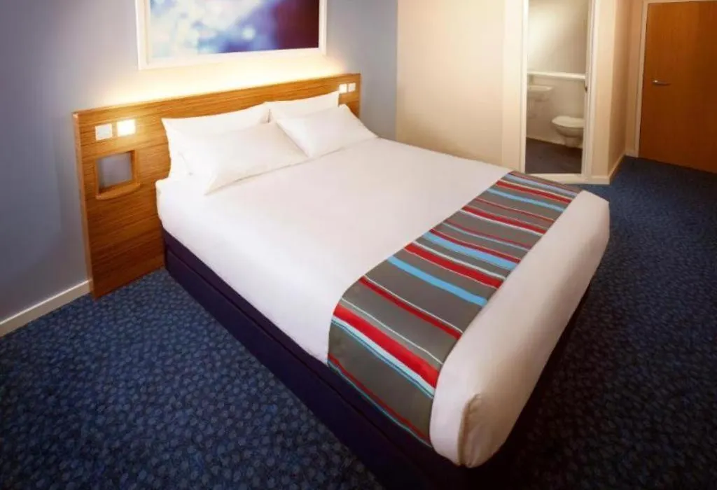 Travelodge Wadebridge-1
