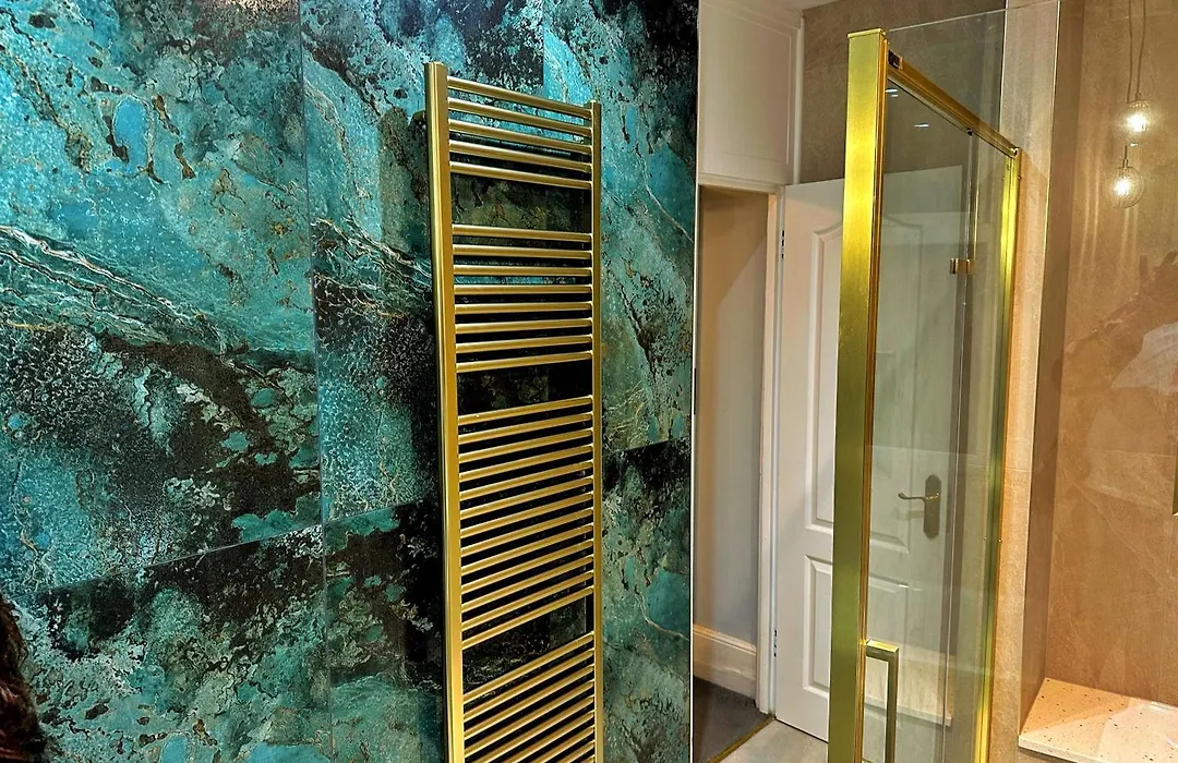 Ashbys Accommodation & Spa Hire-1