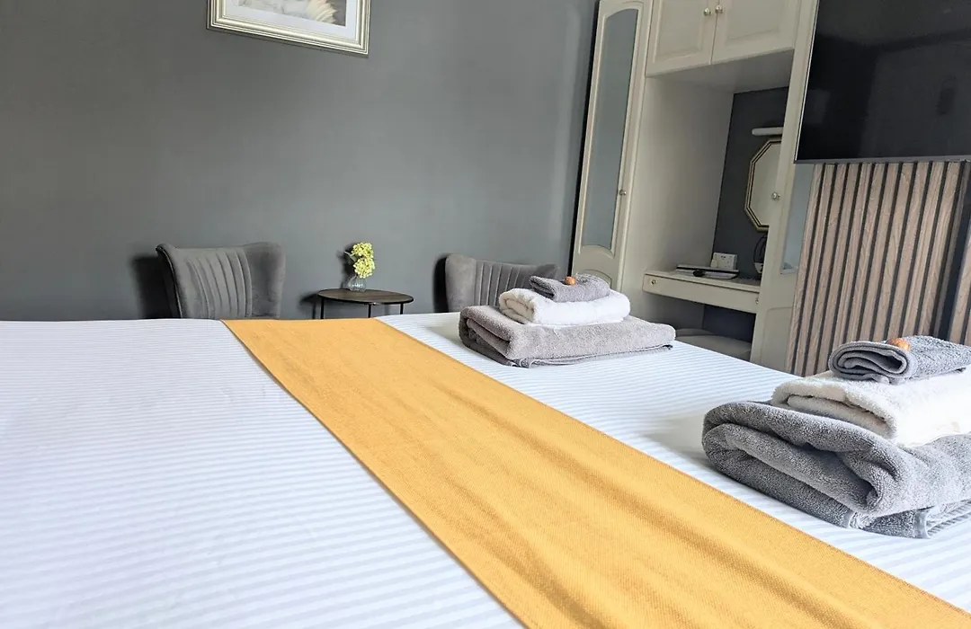 Sunnycroft Private Hotel-1