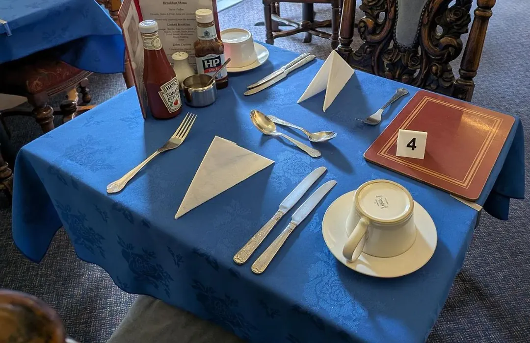 Kingswinford Guest House With Free Parking-1