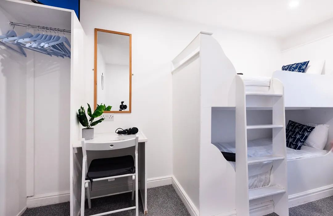 Guestz At The Wellington-1