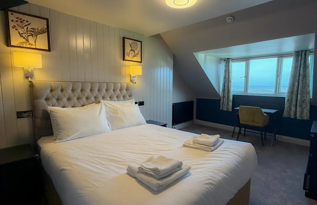 Nomi Rooms & Restaurant-1