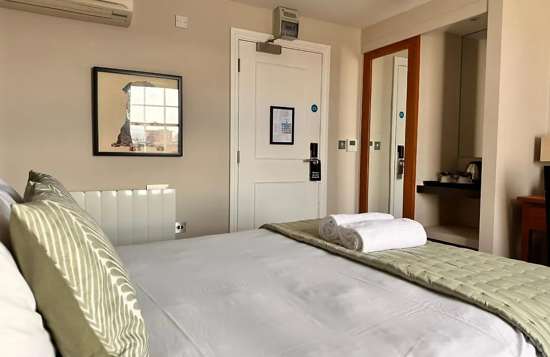Goswell House Hotel Central Windsor-1