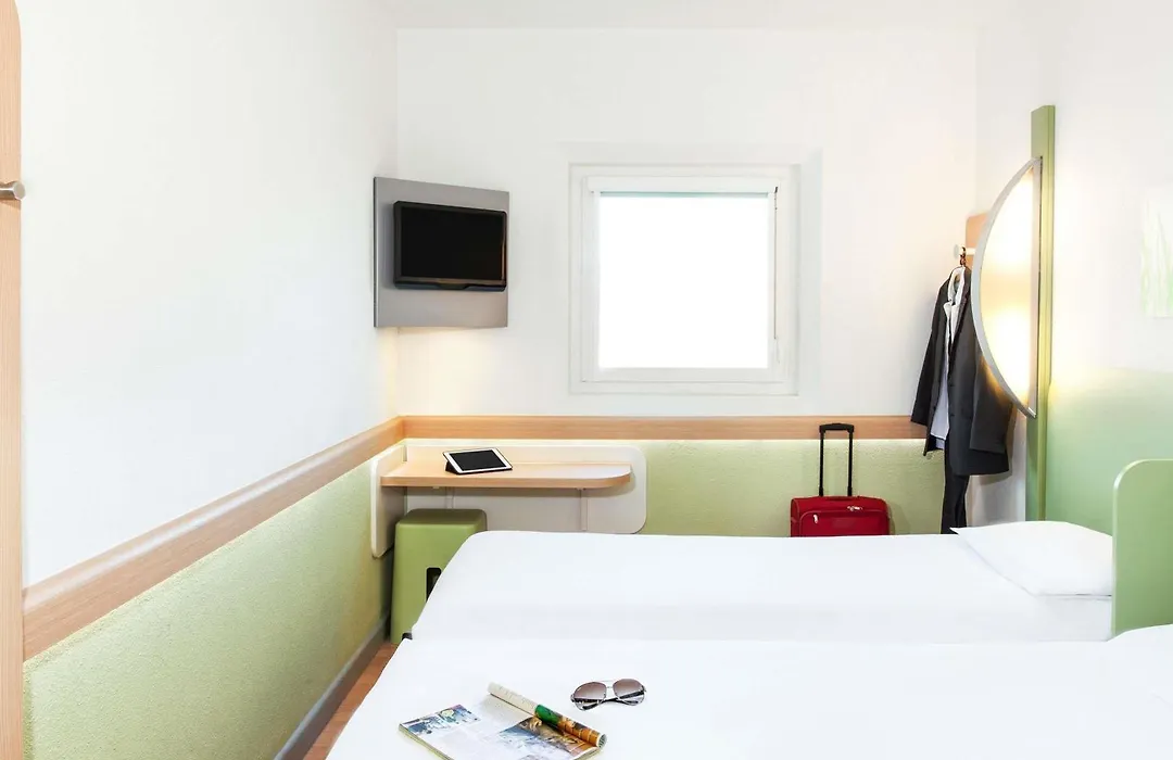 Ibis Budget Beaconsfield-1