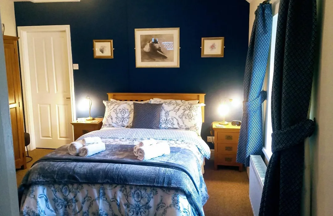 Oakfield House Bed And Breakfast-1