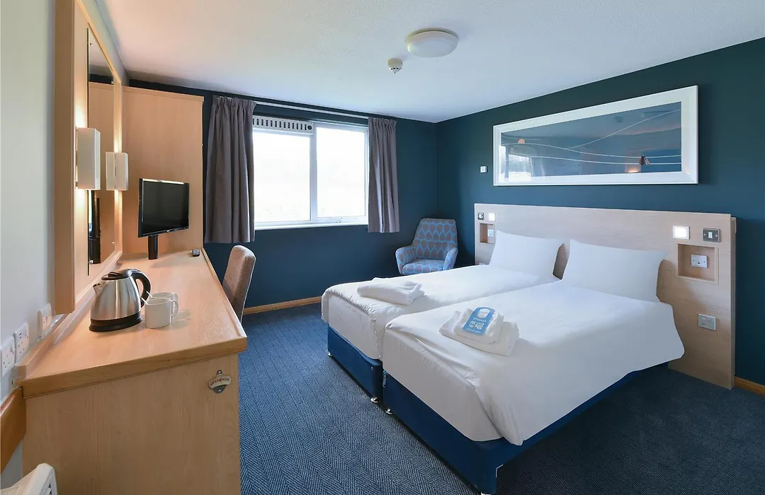 Travelodge Reading M4 Eastbound-1