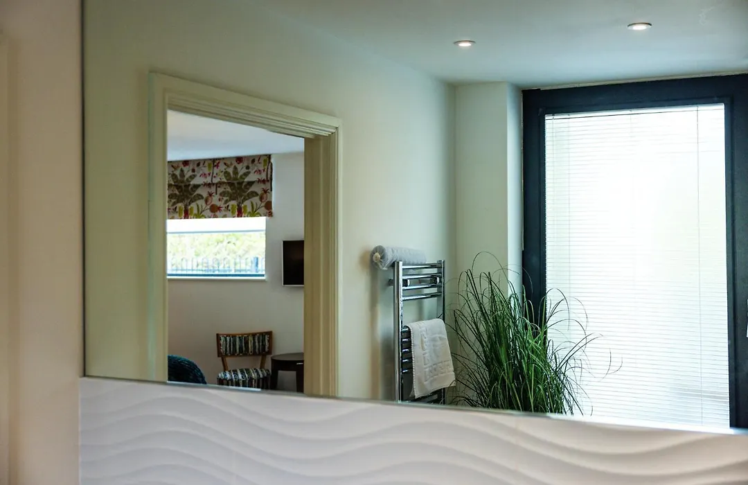 Beachcliff Hotel And Apartments-1