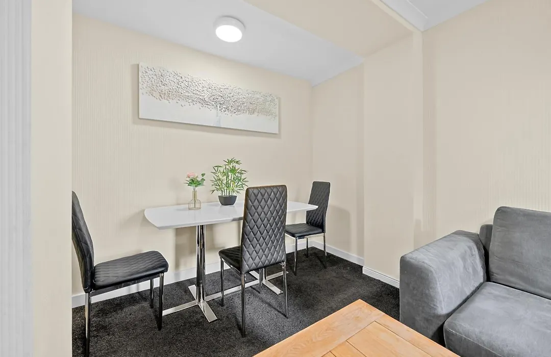 Mystayinn Telford Guest House-1