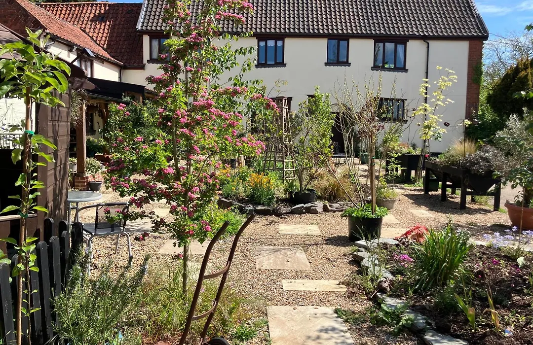 Valley Farmhouse, Westhall-1