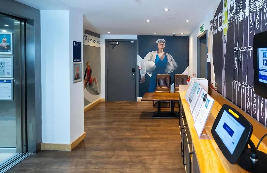 Ibis Budget Swindon Town Centre-1