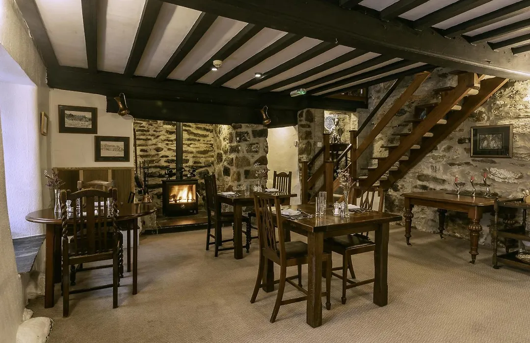 Sygun Fawr Country House-1