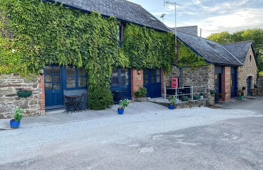 The Ivy Barn Holbeton-1