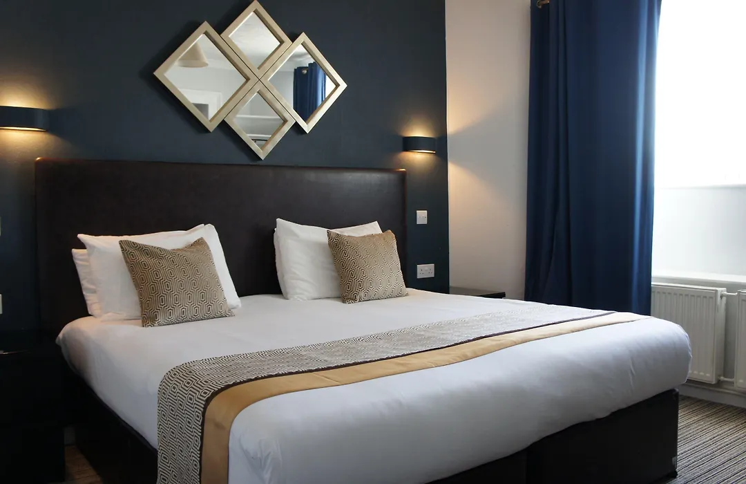 Applewood Hotel-1