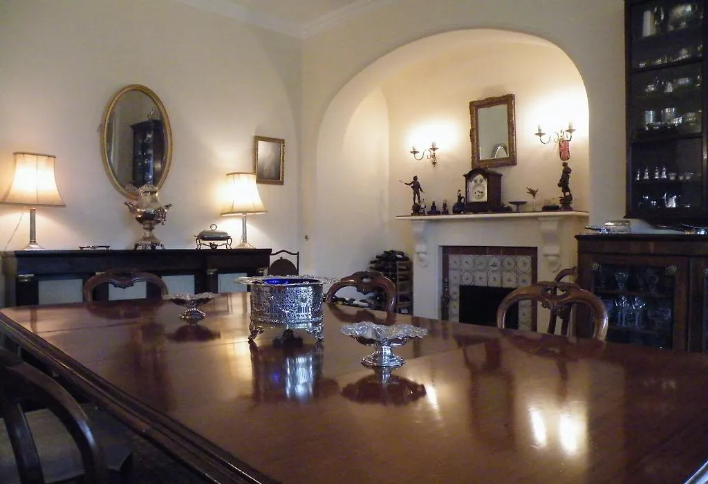Broadlands Gate-1
