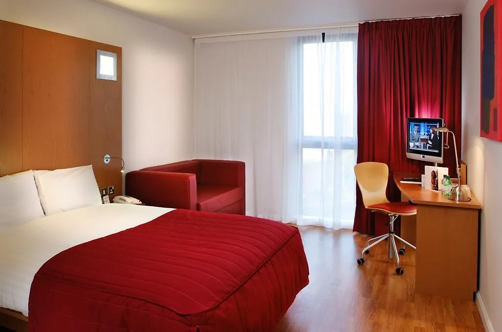 Ramada Encore Chatham-1