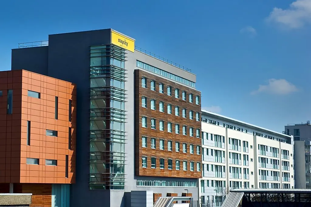 Staycity Aparthotels London Heathrow-1