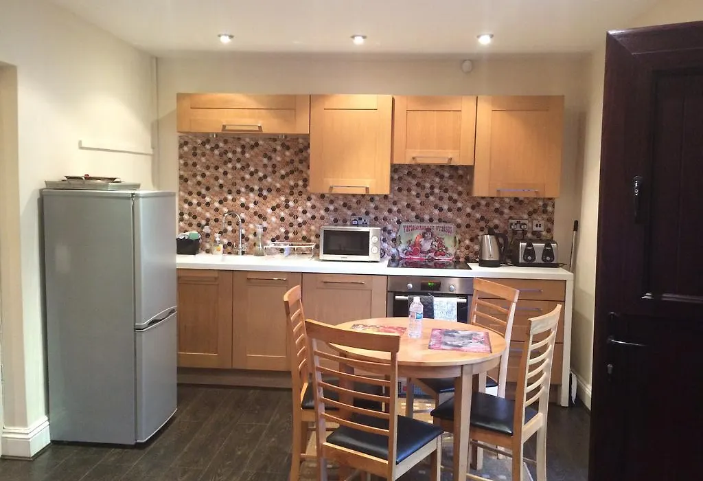 Ringinglow Cottage-1