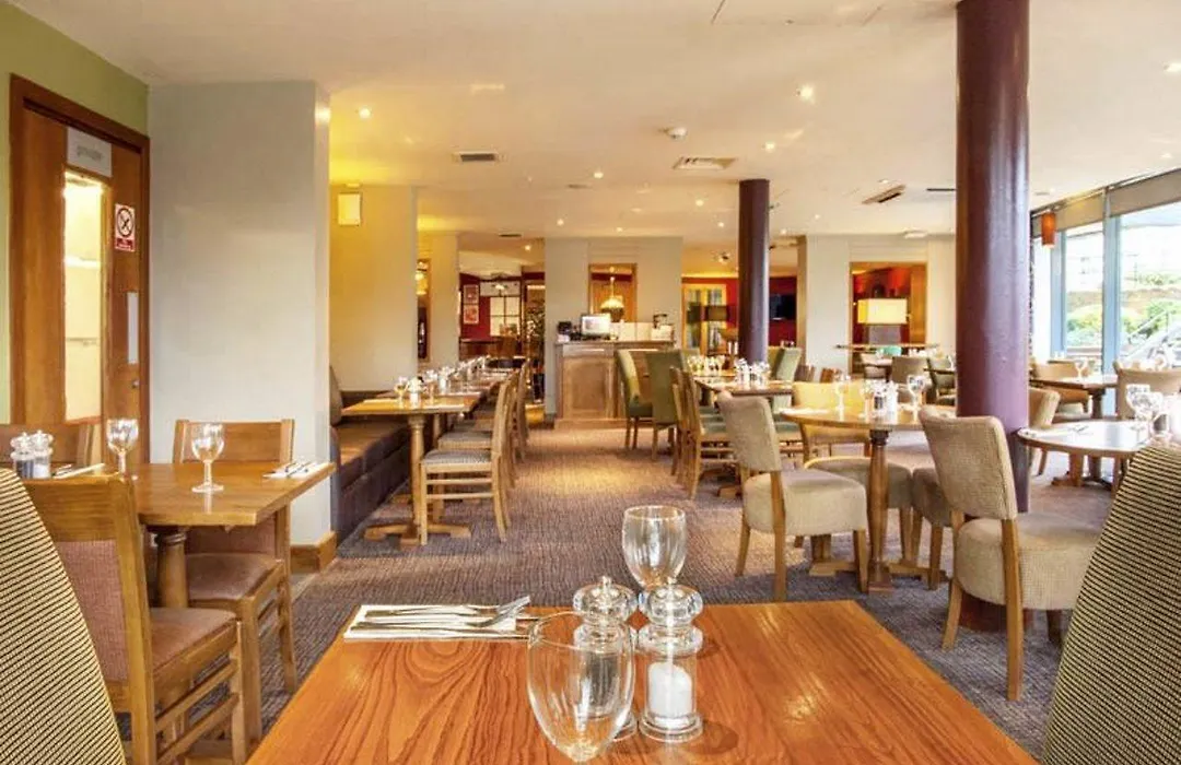 Premier Inn Nottingham Arena - London Road-1