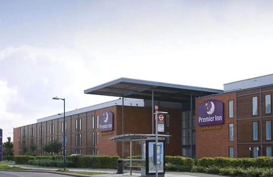 Premier Inn London Heathrow Airport T2 & T3 - Bath Road-1