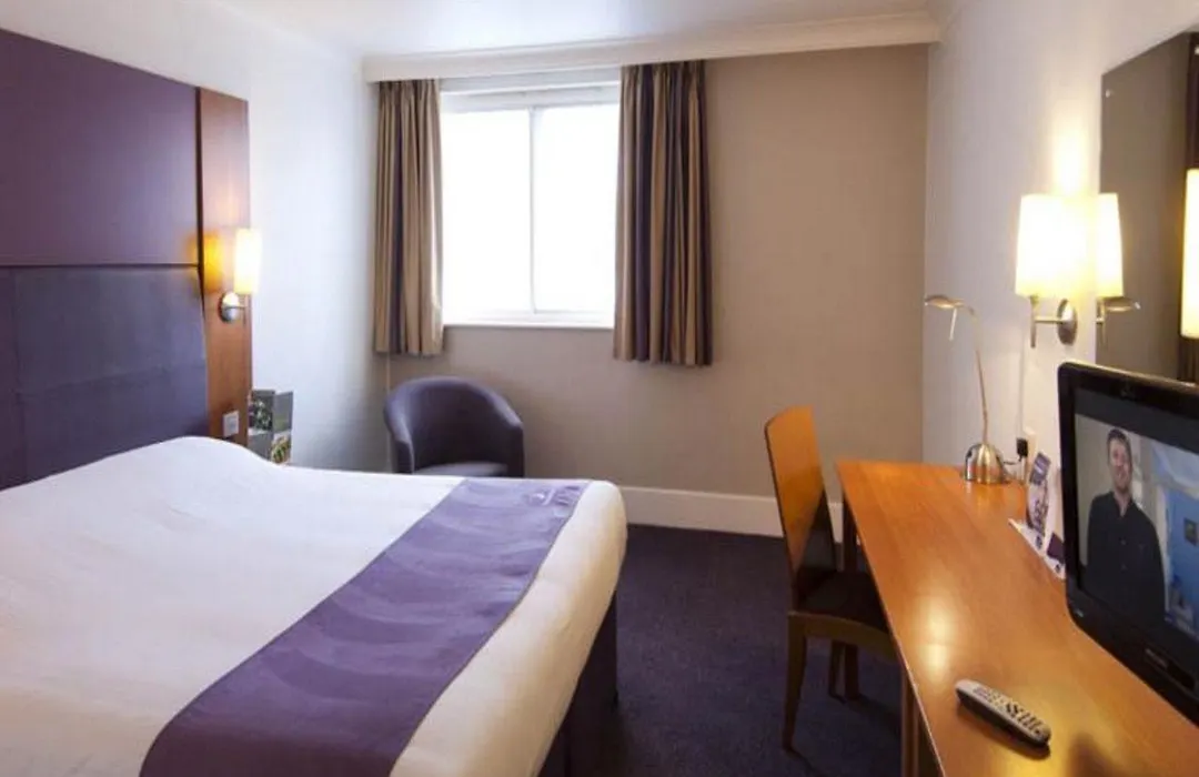 Premier Inn Gravesend Central-1