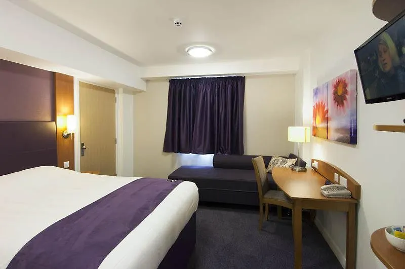 Premier Inn Grantham-1