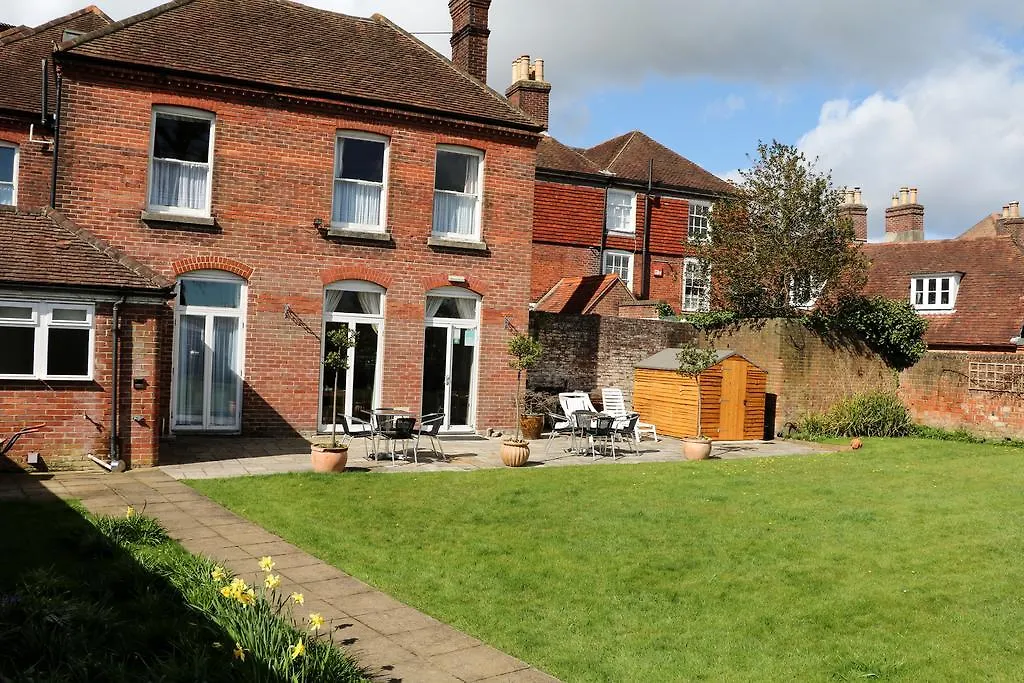 Trafalgar Guest House-1